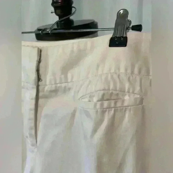 Alfani Women’s White Straight Leg Pant. Size 4. Some Stretch. Pocket Detail - Picture 2 of 7
